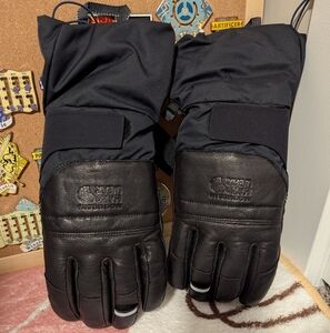 NWOT Men's Medium Mountain Hardware Leather snowboarding gloves